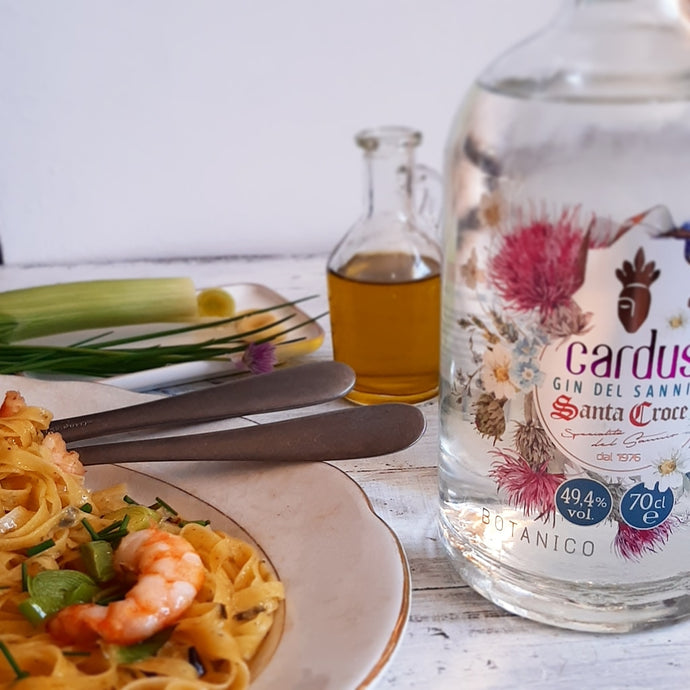 Fettuccine con Gamberi al Gin Cardus e Porri: Un Piatto Estivo da Chef con Michela Cumis