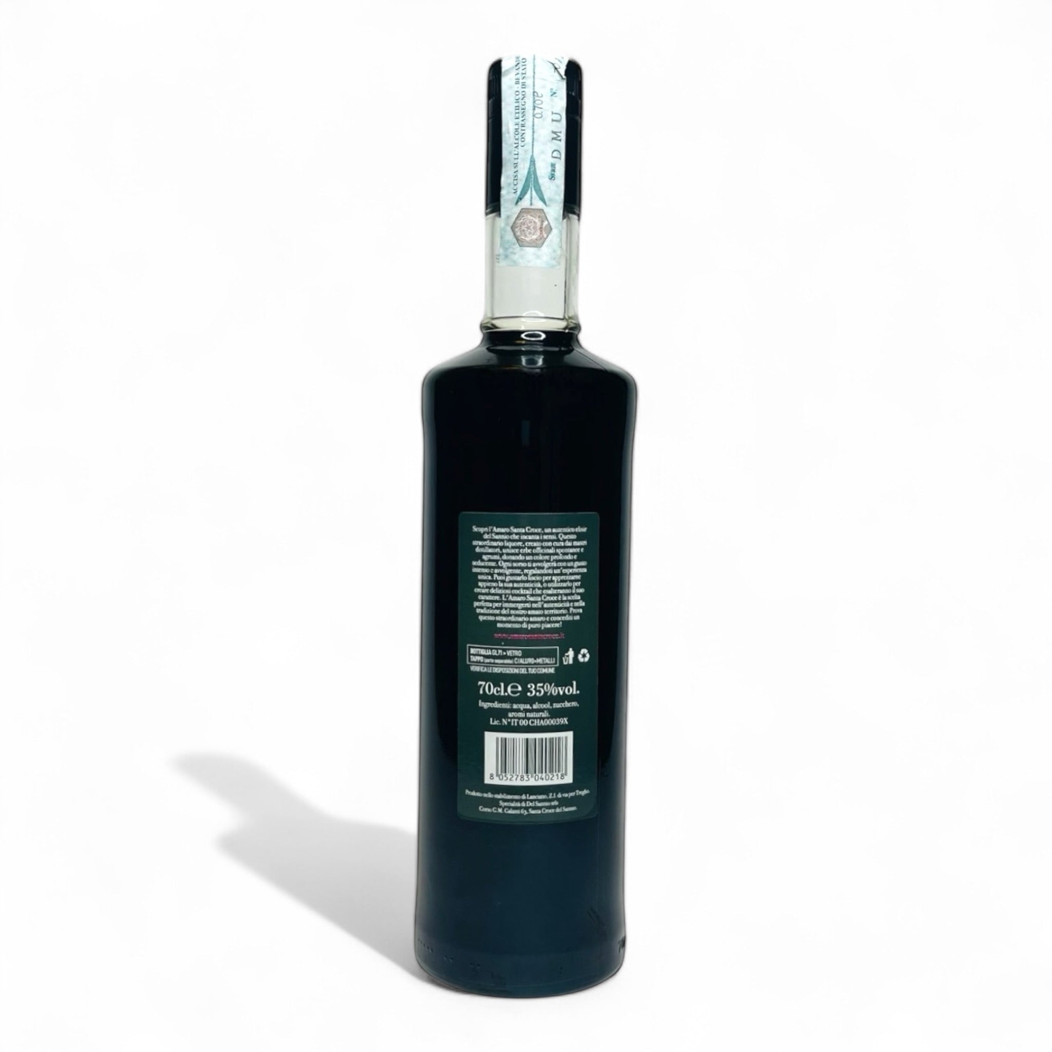 Bottiglia da 700 ml di Amaro Erbe & Menta Santa Croce – liquore artigianale prodotto a Benevento, nel cuore del Sannio, Campania. Amaro dal gusto fresco e aromatico, prodotto tipico italiano.