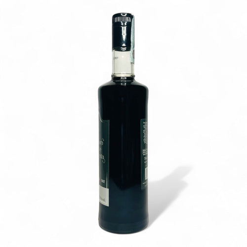 Bottiglia da 700 ml di Amaro Erbe & Menta Santa Croce – liquore artigianale di Benevento, nel cuore del Sannio, Campania. Fresco e aromatico, un autentico prodotto tipico italiano per gli amanti dei liquori artigianali.