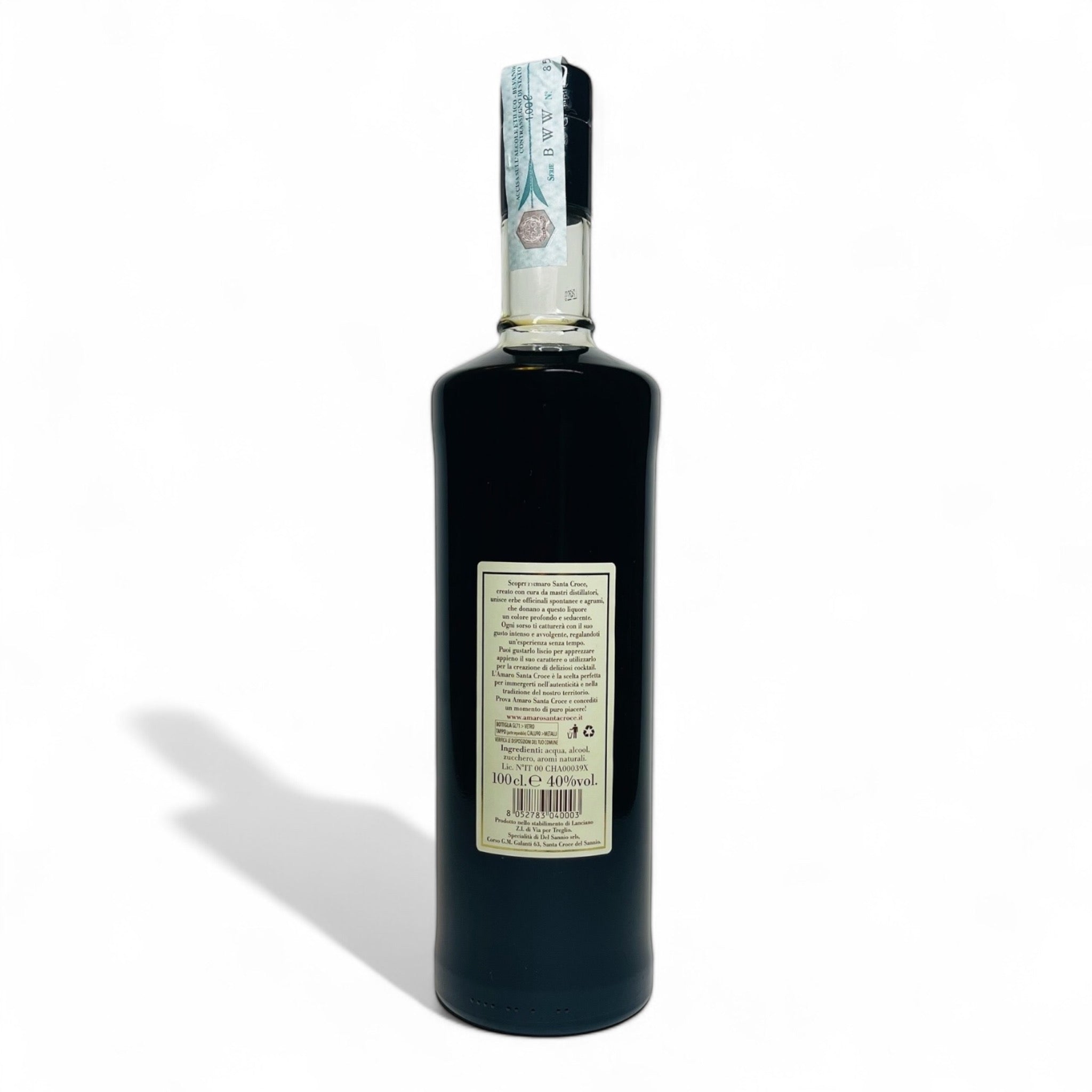 Bottiglia da 1 litro di Amaro Santa Croce – liquore artigianale di Benevento, nel cuore del Sannio, Campania. Amaro dal carattere deciso e aromatico, simbolo della tradizione dei liquori artigianali italiani.